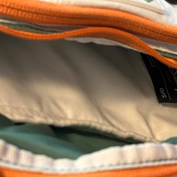 Disney x Columbia Goofy Fannie Pack 2024 NWT - Picture 5 of 5